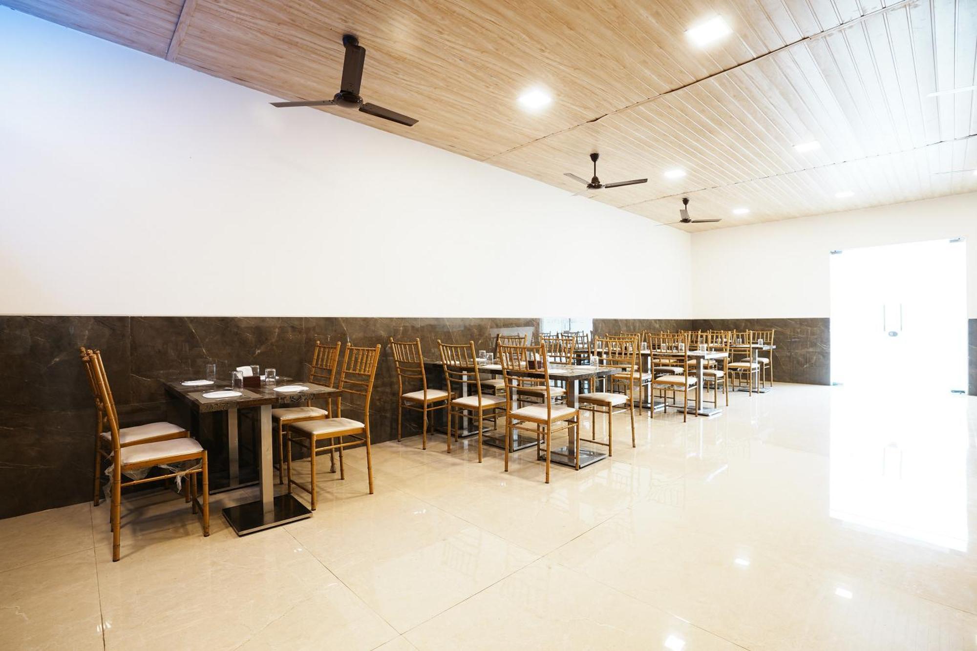 Madhav Residency Hotel & Banquet, Kalyan, Mumbai Exteriör bild
