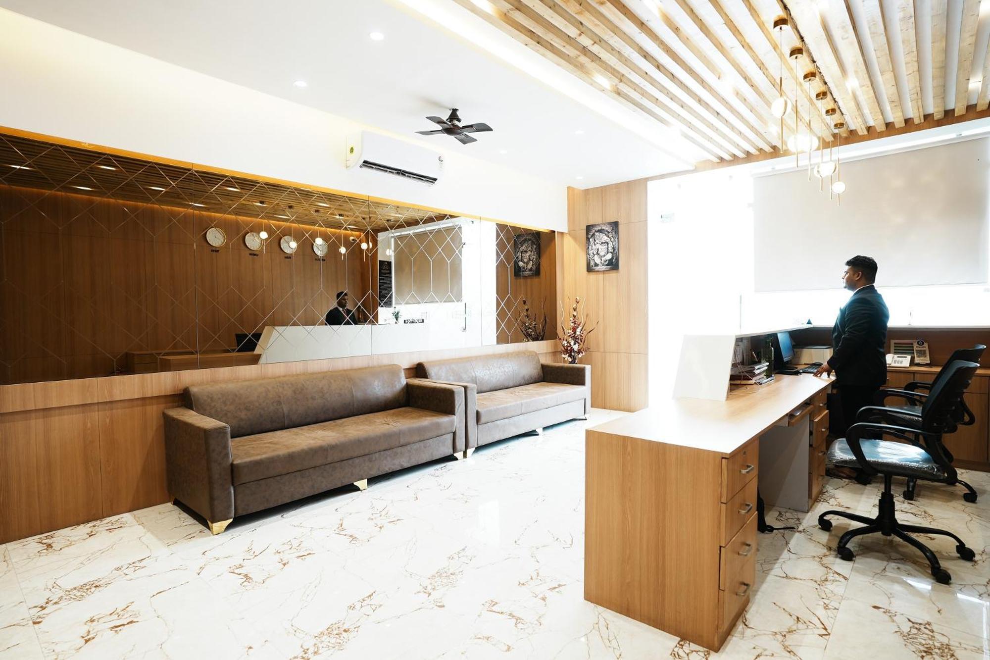 Madhav Residency Hotel & Banquet, Kalyan, Mumbai Exteriör bild