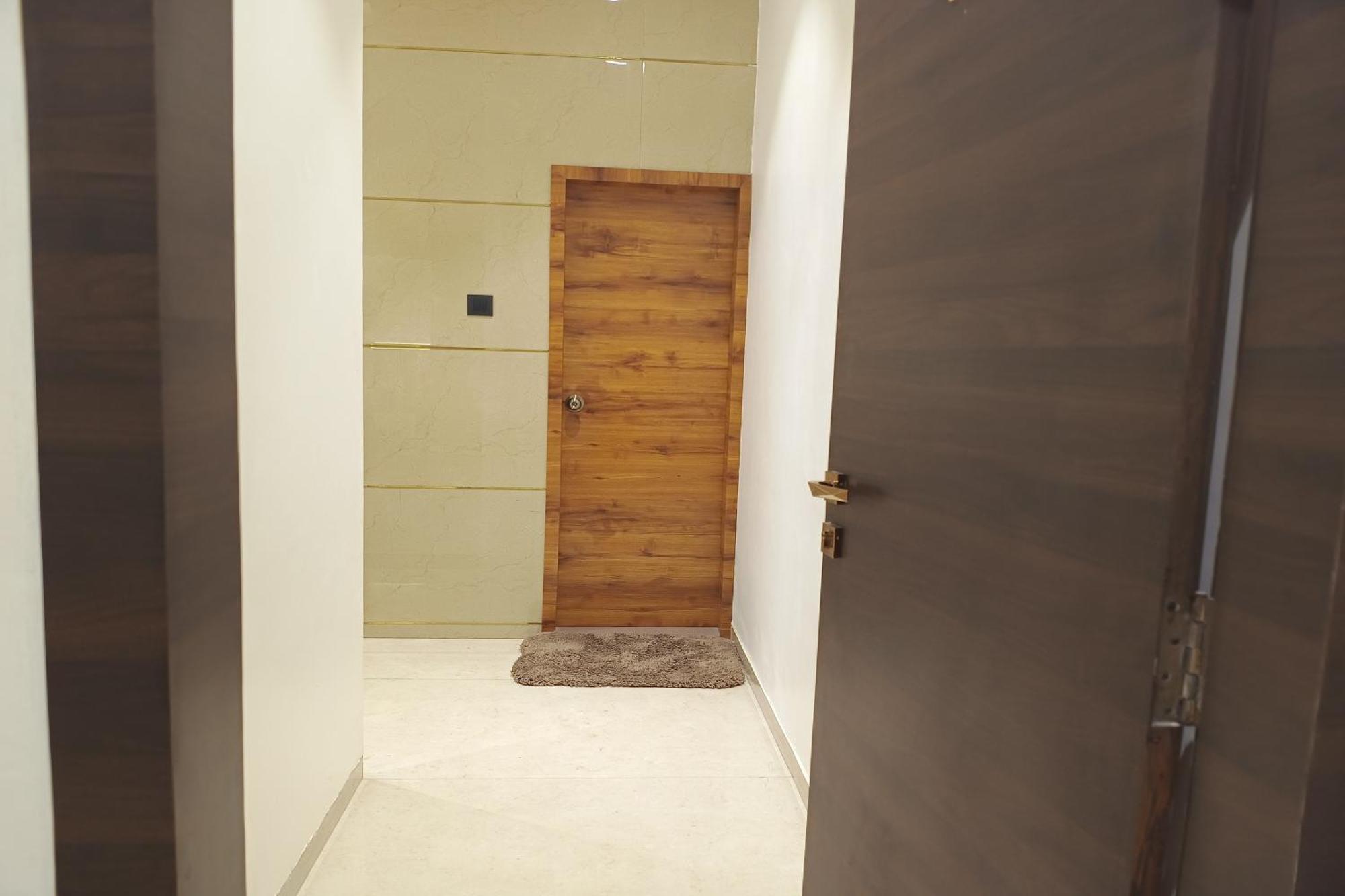 Madhav Residency Hotel & Banquet, Kalyan, Mumbai Exteriör bild