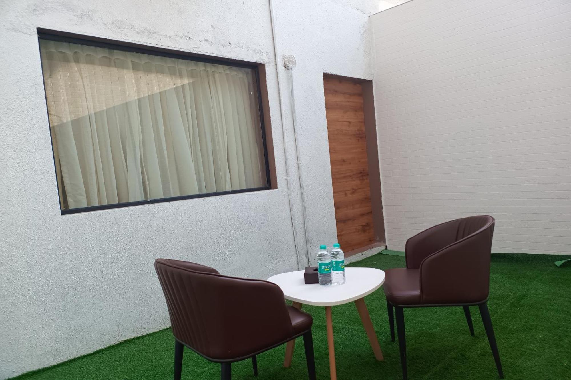 Madhav Residency Hotel & Banquet, Kalyan, Mumbai Exteriör bild